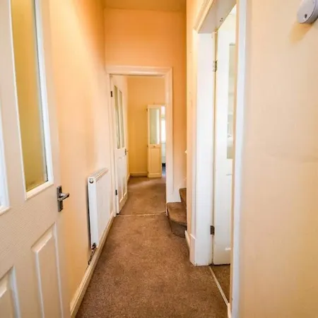 Fitzwilliam House -3 Bedrooms - Sleeps 5 * Redcar