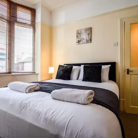 Fitzwilliam House -3 Bed House شقة *