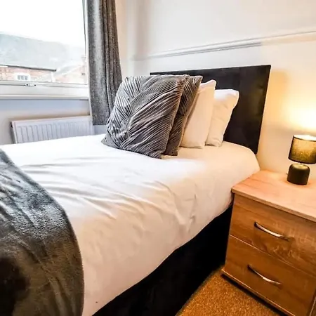 Fitzwilliam House -3 Bed House * Redcar